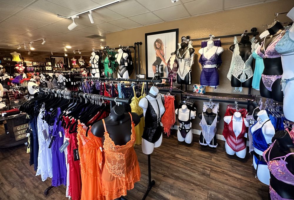 GROOVE Updated October 2024 515 Photos & 133 Reviews 1044 N