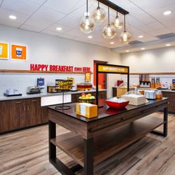 Hampton Inn & Suites by Hilton Indianapolis South Greenwood - Breakfast Area