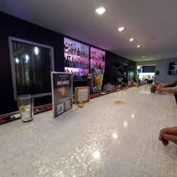 W XYZ Bar - Bar