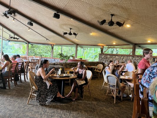 Haleiwa Joe's Haiku Gardens by null