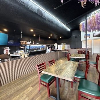 Bab Al-Yemen - inside - Halal Near Me - Oakland, California