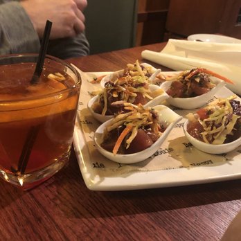Bar Louie - O'Hare - New American Near Me - Chicago, Illinois