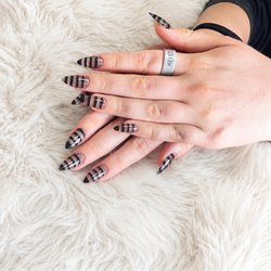 Oasis Nails