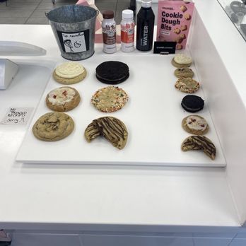 Crumbl - Lake Nona - Bakeries Near Me - Orlando, Florida