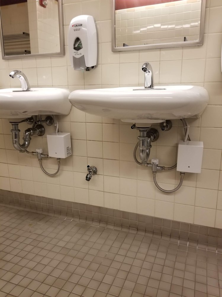 Slide of 3R Plumbing and Mechanical