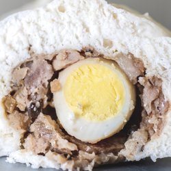Yummy Banh Bao - Thâp Cam Trúng Gà (Combination Bao).