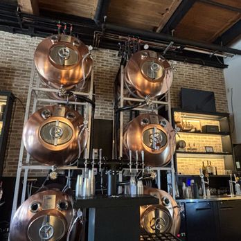 The Copper Turtle Brewery & Taverne - View of the bar - Breweries Near Me - Milwaukee, Wisconsin