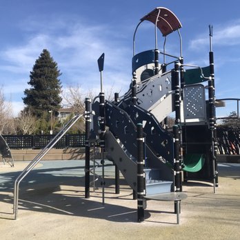 Doyle Hollis Park - Parks Near Me - Emeryville, California