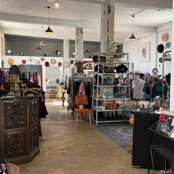 Fun, Funky, Fab Vintage - Used, Vintage & Consignment Near Me - El Paso, Texas