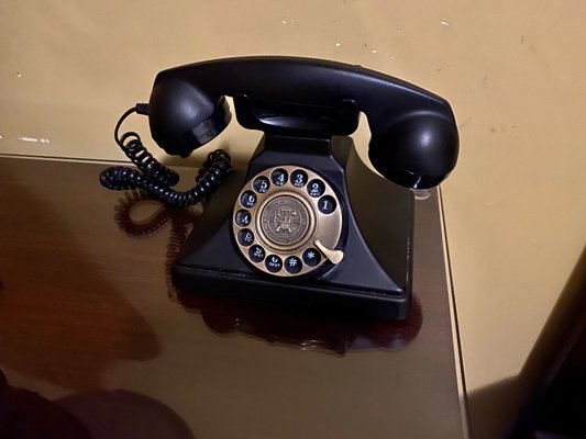 Hotel Apache by null