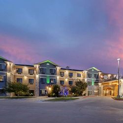 Best Western Plus Emerald Inn & Suites - Exterior