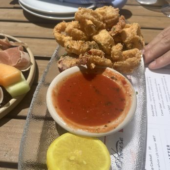 Reelhouse Oyster Bar - Calamari - Salad Near Me - Boston, Massachusetts