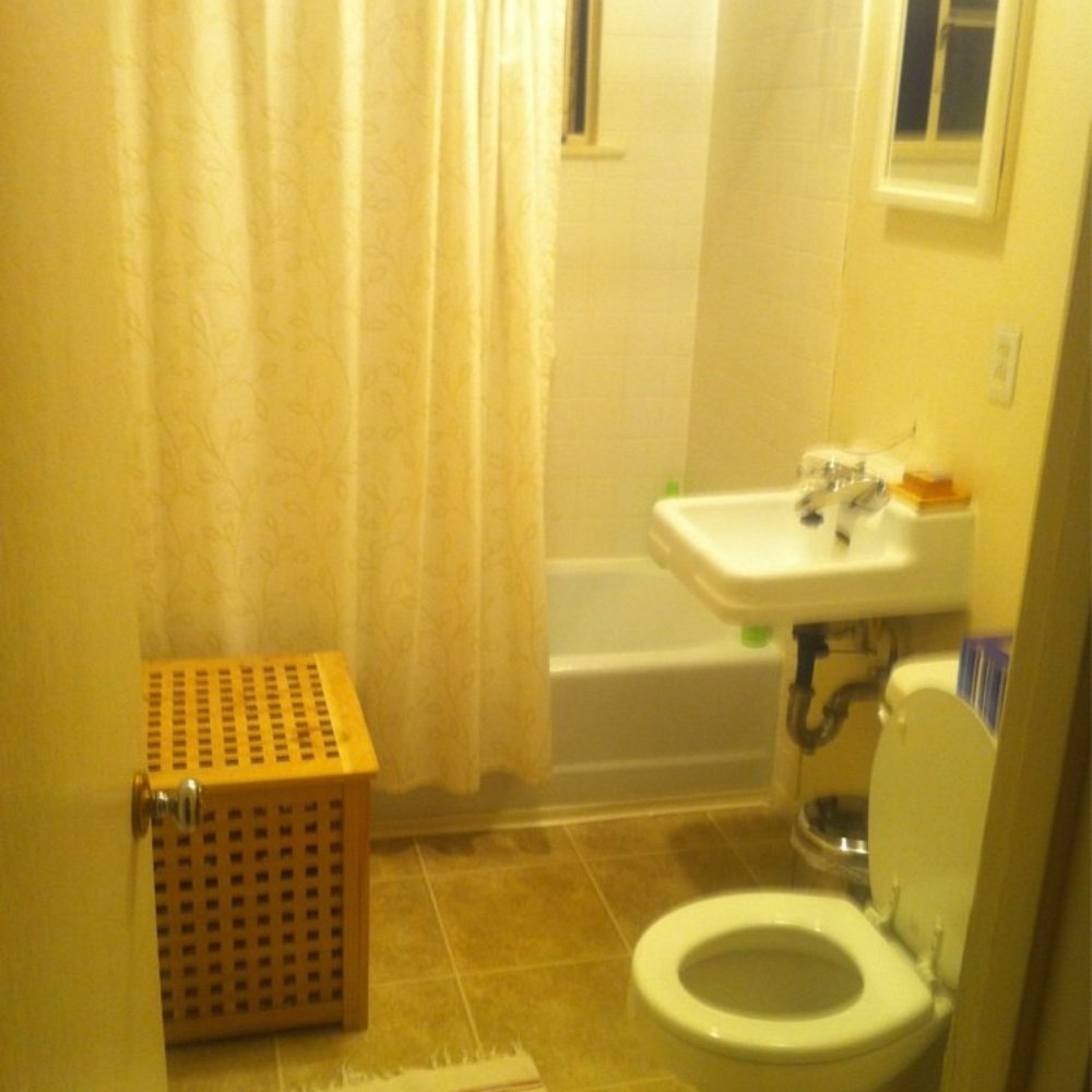The Roxbury - Bathroom - Guest Houses Near Me - Albuquerque, New Mexico The Roxbury - Bathroom - Guest Houses Near Me - Albuquerque, New Mexico