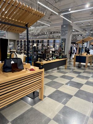 Bloomie's by Bloomingdale's by null