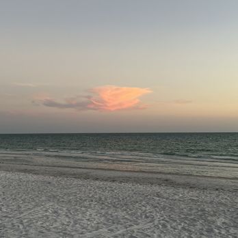 North Redington Beach - Dusk on the beach - Beaches Near Me - North Redington Bch, Florida North Redington Beach - Dusk on the beach - Beaches Near Me - North Redington Bch, Florida