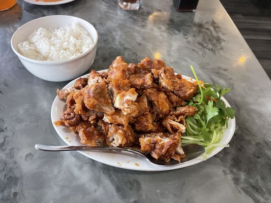 Ling's Asian Cuisine by null