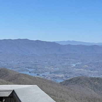 Brasstown Bald Tower - Hiking Near Me - Hiawassee, Georgia