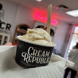 Cream Republic - White Ukrainian "boozy" flavor Yum!