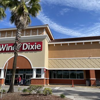 Winn-Dixie - the front of the store - Grocery Near Me - Orlando, Florida Winn-Dixie - the front of the store - Grocery Near Me - Orlando, Florida