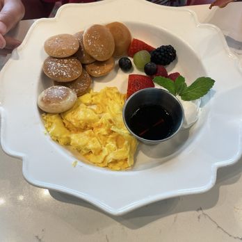 Sweet Maple - Kid's Pancake - Breakfast & Brunch Near Me - Santa Monica, California