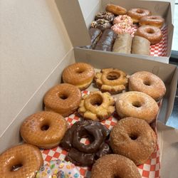 Donut Factory - Cute looking donuts, but not worth $70.