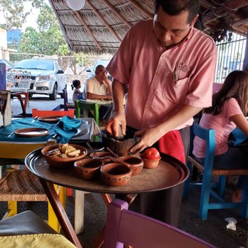 Restaurante La Finca - Table side salsa - Mexican Near Me - Acapulco, GRO