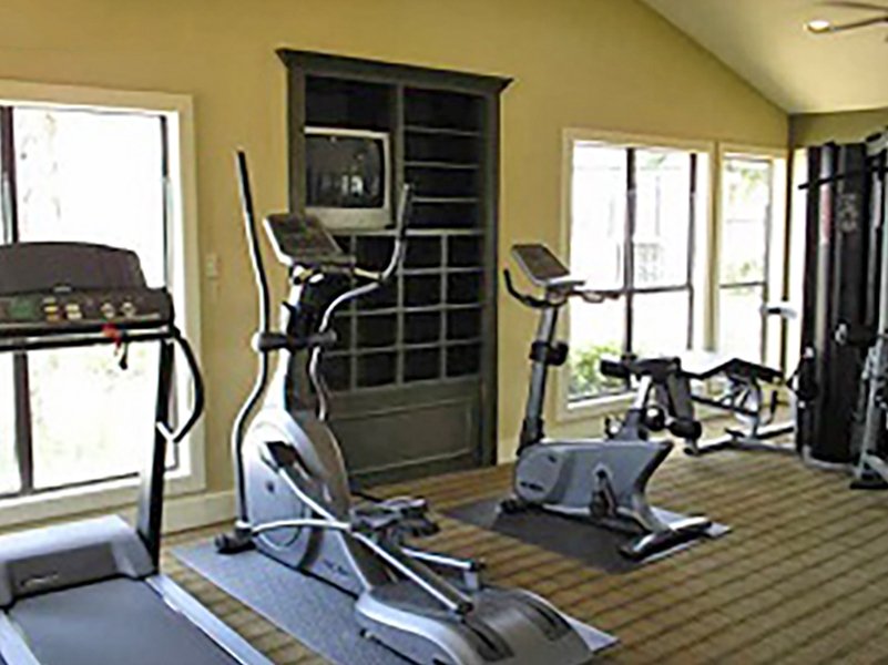 THE BREAKERS APARTMENTS Updated September 2024 27 Photos 8801