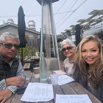 Parkside Cafe - American Near Me - Stinson Beach, California