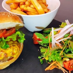 Le Grand Chelem - Hamburger frites salade