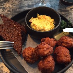 H3 - Fiskefrikadeller med brød og hjemmelavet remoulade
