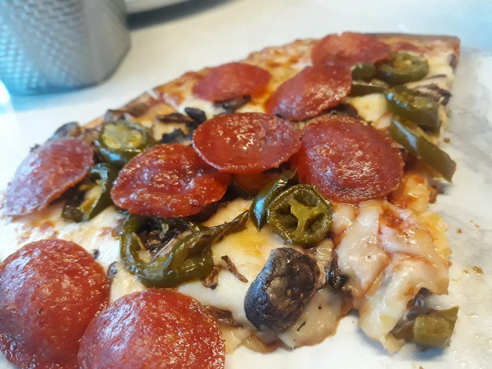 LUNAS PIZZA BAR & GRILL 13 Photos & 21 Reviews 49830 Jefferson St