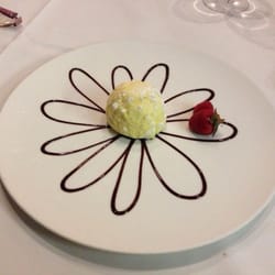 Puccini's Pizzeria e Ristorante - Swirly funky dessert!