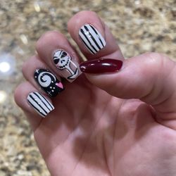 Nails Place - Halloween nails that will also look cute for Christmas!