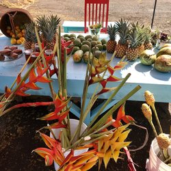 Paia Fruit & Farmstand - Pineapples, tropical flowers, coconuts