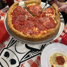 Chicago style MEDIUM DEEP DISH PIZZA Chicago style MEDIUM DEEP DISH PIZZA