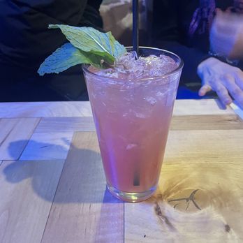 Lake Tahoe AleWorX Stateline - Strawberry Mojito - Pizza Near Me - Stateline, Nevada