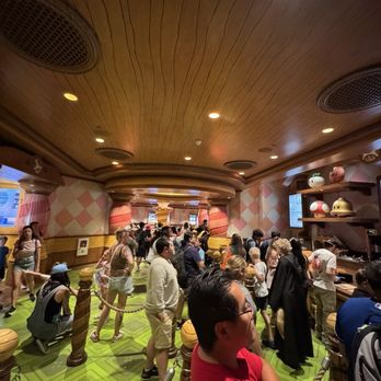 Toadstool Cafe - Cafes Near Me - Universal City, California