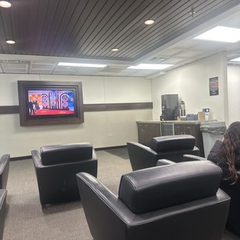 Oakbrook Toyota - Waiting Area - Car Dealers Near Me - Westmont, Illinois Oakbrook Toyota - Waiting Area - Car Dealers Near Me - Westmont, Illinois
