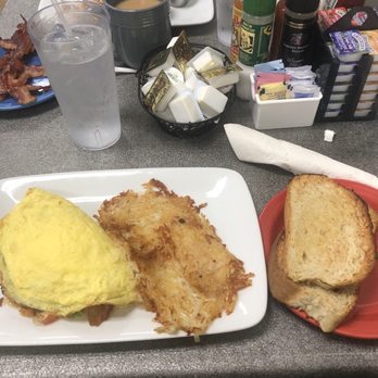 Hoot's - Naples - Omelet with hashbrowns and toast - Breakfast & Brunch Near Me - Naples, Florida Hoot's - Naples - Omelet with hashbrowns and toast - Breakfast & Brunch Near Me - Naples, Florida