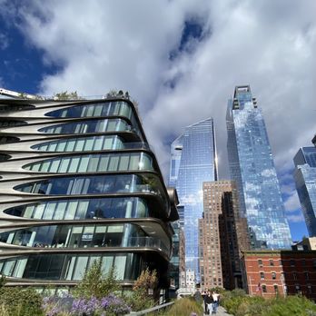 The High Line - Zaha Hadid's 520 West 28th - Parks Near Me - New York, New York