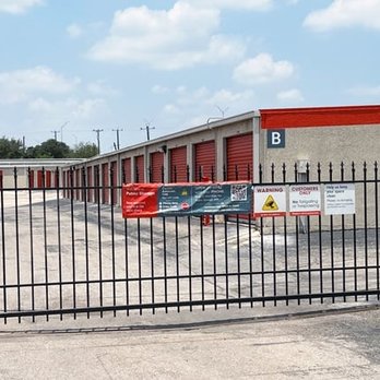Public Storage - Self Storage Near Me - Universal City, Texas