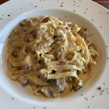 Bruno's Italian Restaurant - Carbonara Alfredo - Italian Near Me - Springfield, Missouri