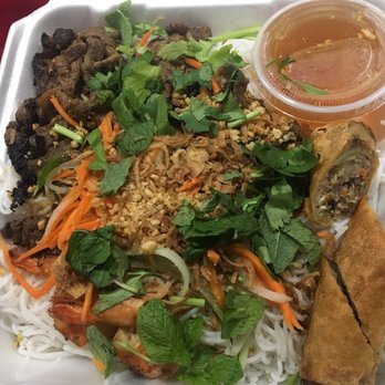 Basilic Vietnamese Grill - Vermicelli Combination Noodle Bowl - Vietnamese Near Me - North Miami, Florida Basilic Vietnamese Grill - Vermicelli Combination Noodle Bowl - Vietnamese Near Me - North Miami, Florida