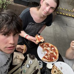 dawg this pizza is freaky dawg this pizza is freaky