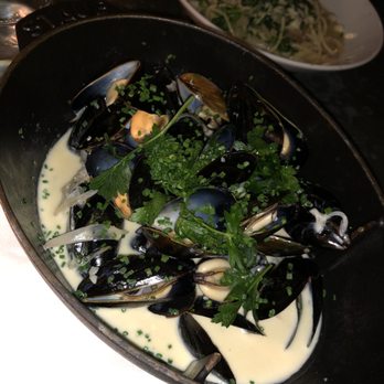 Rochambeau - Mussels Mainire - French Near Me - Boston, Massachusetts