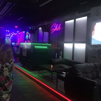 Drunk Bitch - Bars Near Me - Miami Beach, Florida