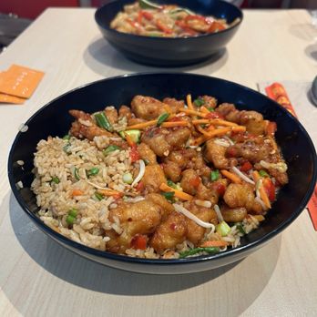 Pei Wei Asian Kitchen - Spicy General Tso's Chicken with fried rice - Chinese Near Me - Palm Beach Gardens, Florida Pei Wei Asian Kitchen - Spicy General Tso's Chicken with fried rice - Chinese Near Me - Palm Beach Gardens, Florida