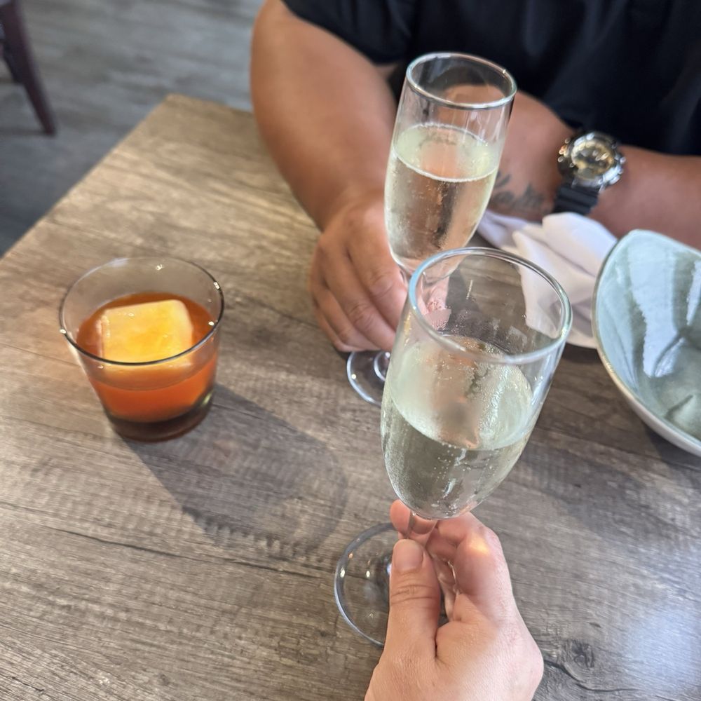 Forc - Complimentary champagne and old fashion - Breakfast & Brunch Near Me - Kamuela, Hawaii