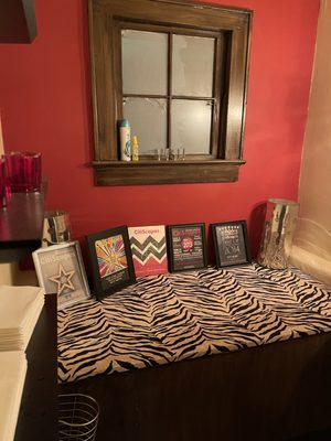 Petit Bistro by null