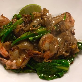 Khao San Road - Pad see ew - Thai Near Me - Toronto, Ontario Khao San Road - Pad see ew - Thai Near Me - Toronto, Ontario